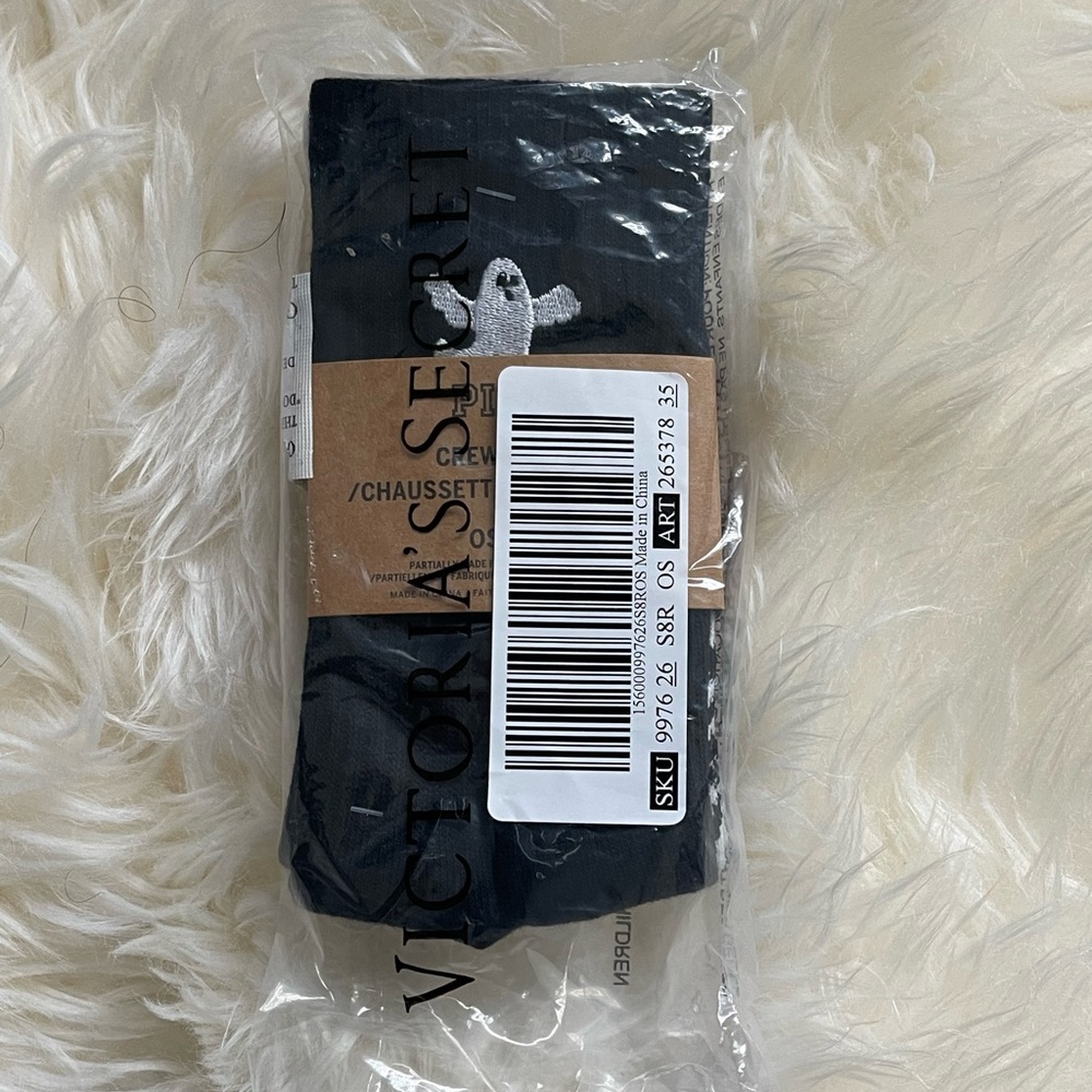 SOLD❌Victoria's Secret Halloween 5 pack No Show thong and socks bundle - Picture 6 of 6